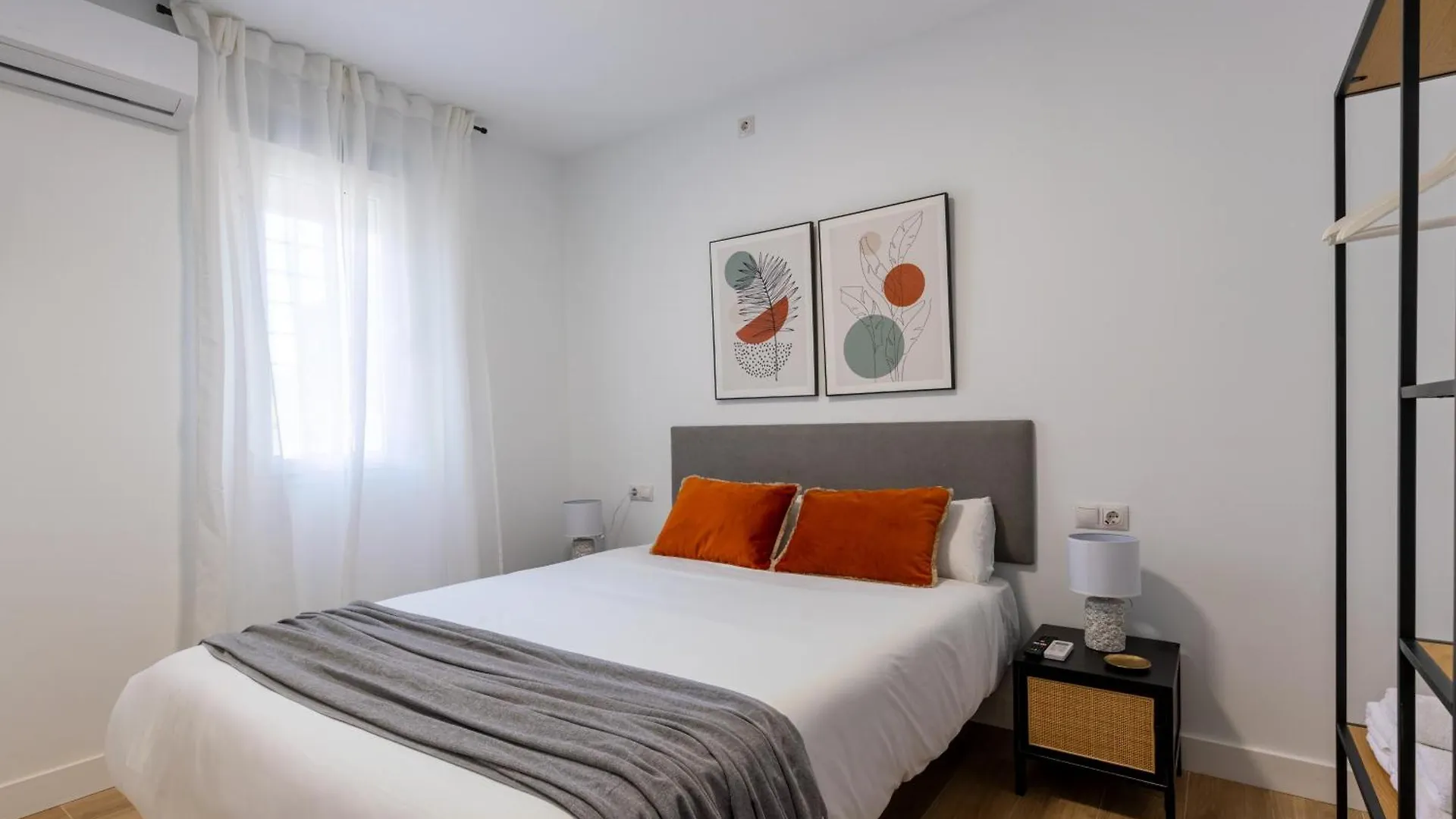 Diseno Y Comodidad En Bami Seville Apartment