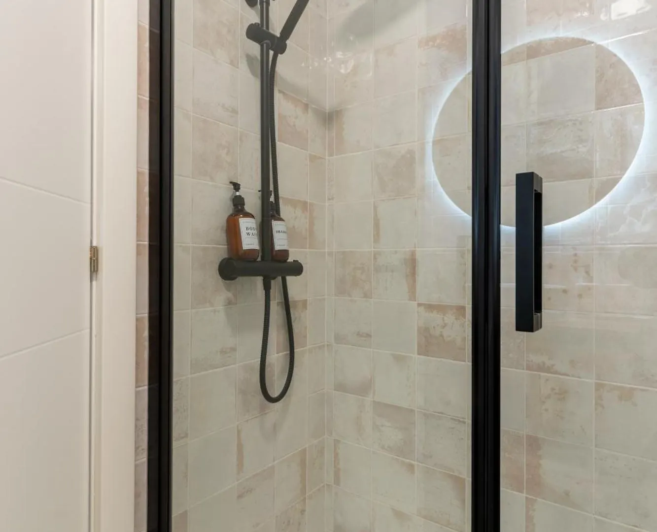 Apartment Diseno Y Comodidad En Bami Seville